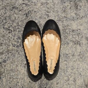 Chic Black Scalloped Flats